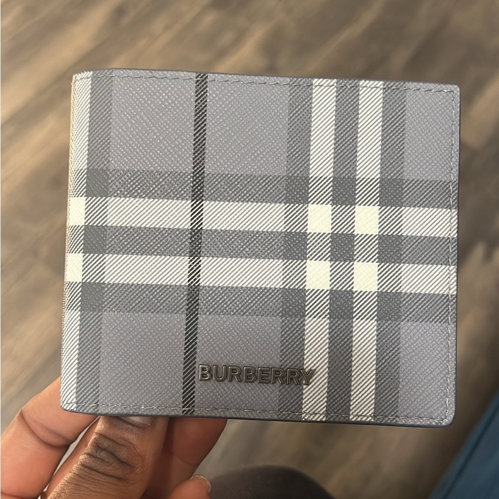 Men’s Burberry Bi-Fold Wallet (Gray)